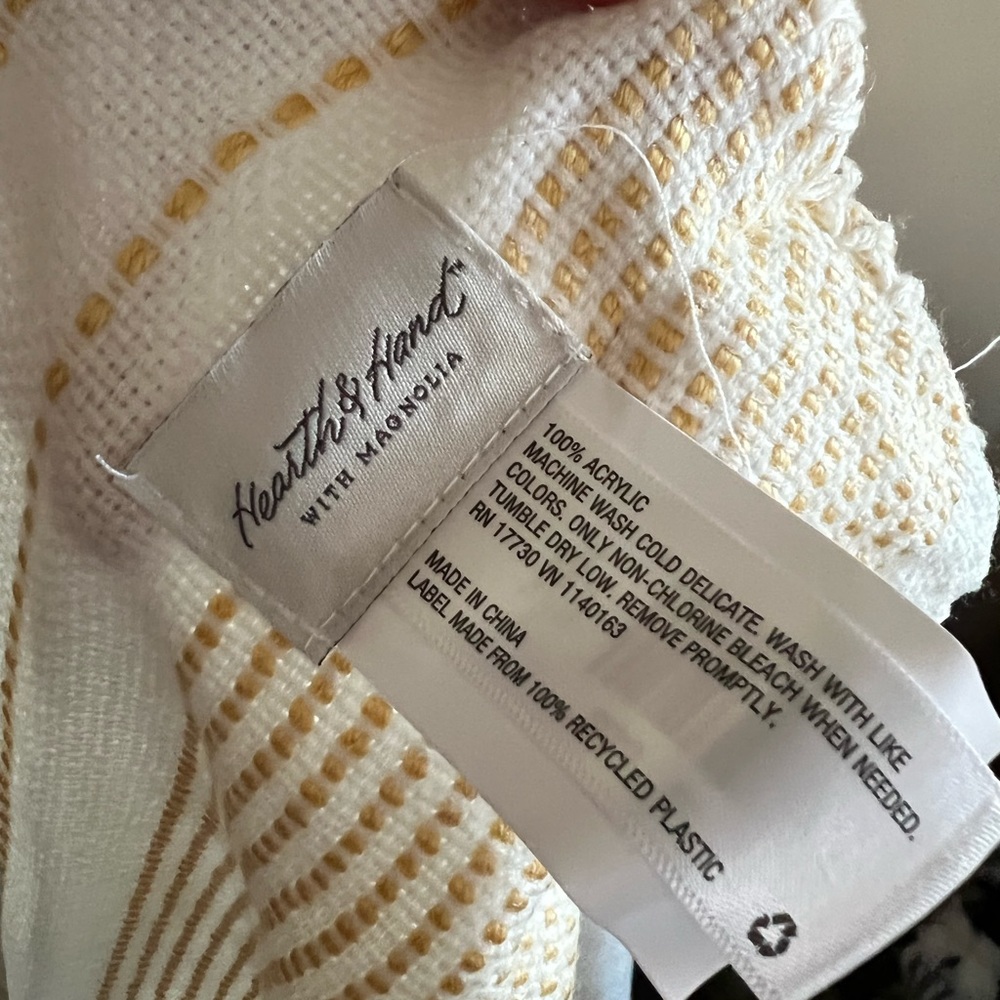 Magnolia throw - Picture 4 of 5